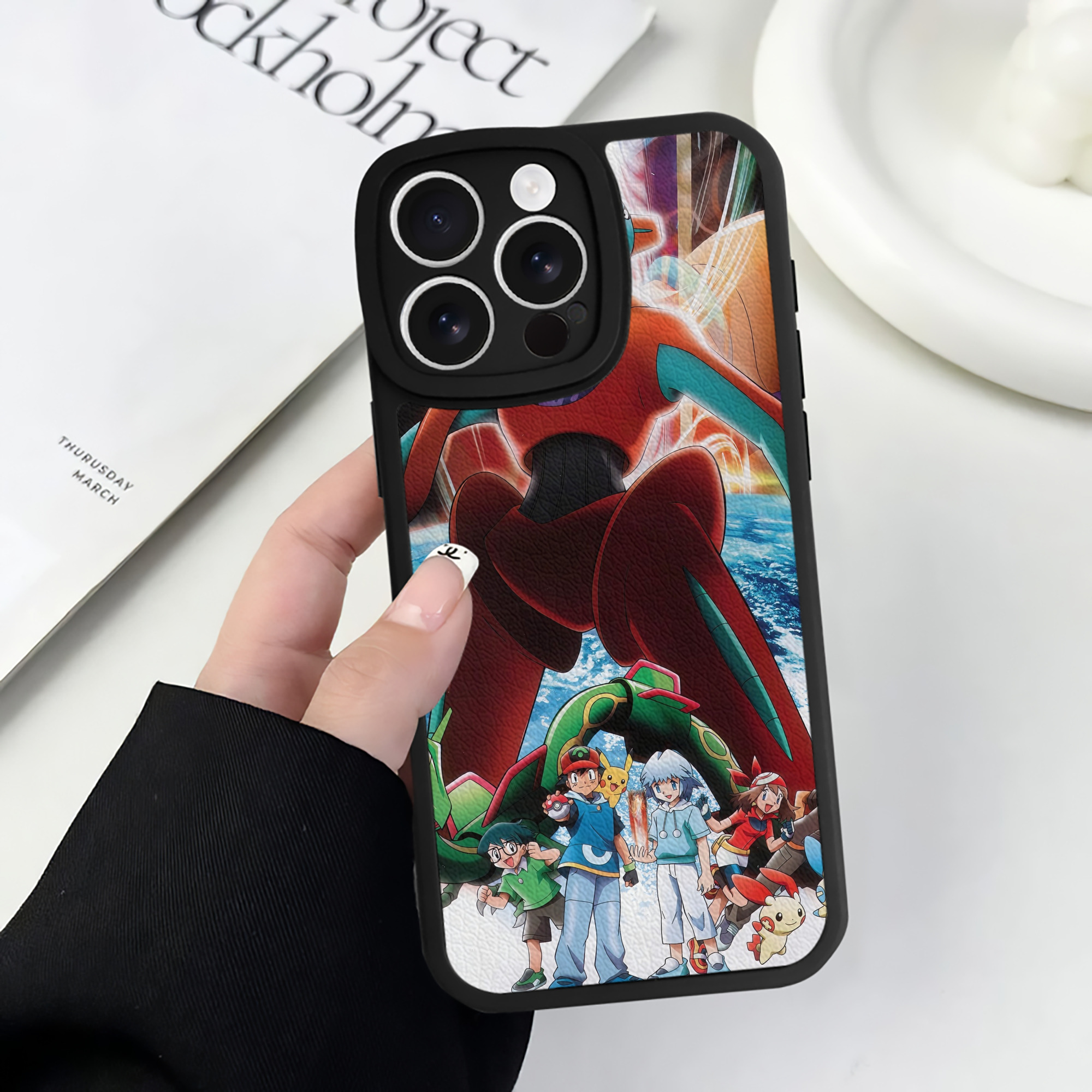 （画像用） ポケットモンスター Pokémon 【iPhone 16シリーズ対応】シリコンスマホケース（レザー調） 材質：シリコン
